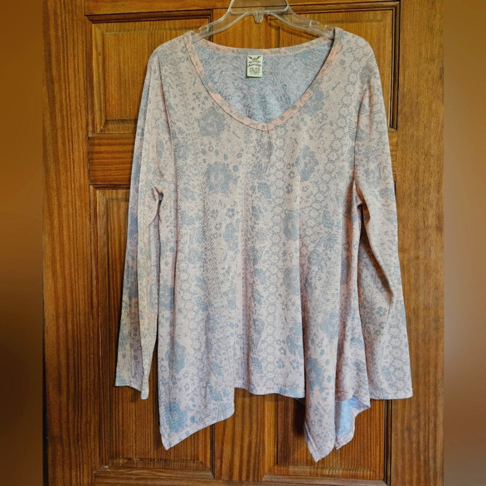 Lightweight sweater